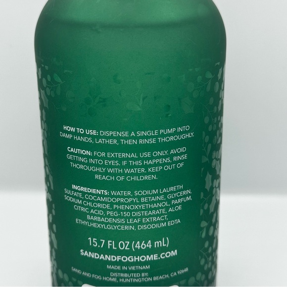 Sand + Fog Holiday Berry Scented Liquid Hand Soap - Picture 3 of 3